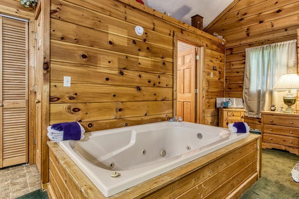 Forever Yours, Hot Tub, 1089 Of Free Attraction Tickets For Each Paid Day, Dollywood And More Pigeon Forge Buitenkant foto